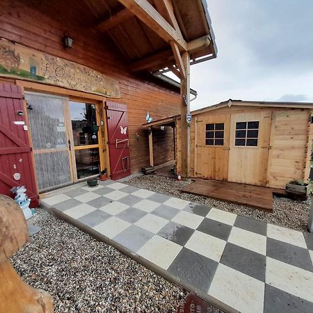 Le Chalet Du Roc La Panouse  Exteriör bild